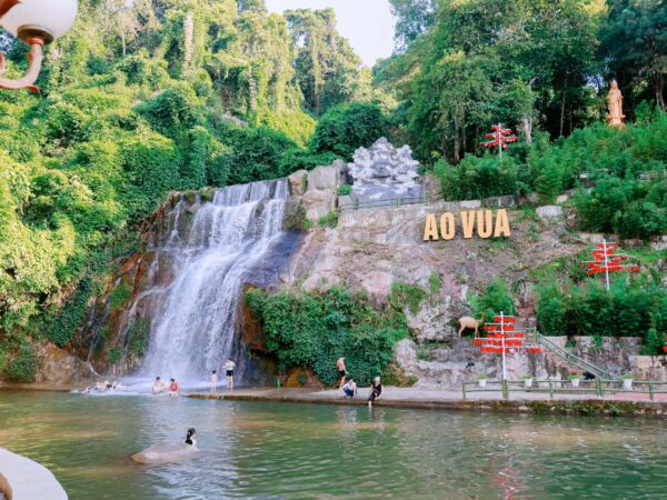 Review Kinh Nghiệm Du Lịch Ao Vua 2 ngày 1 đêm
