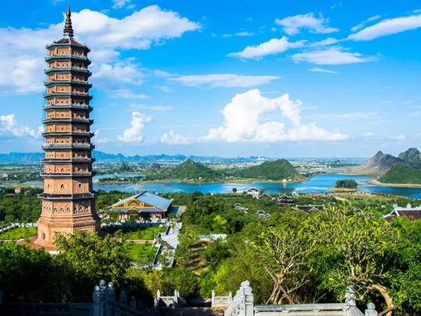 Khám Phá Những Địa Điểm Không Nên Bỏ Qua Khi Tới Du Lịch Chùa Bái Đính