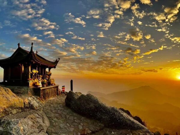 Trải Nghiệm Trọn Vẹn Yên Tử 2 Ngày 1 Đêm Chỉ Với 1.250K